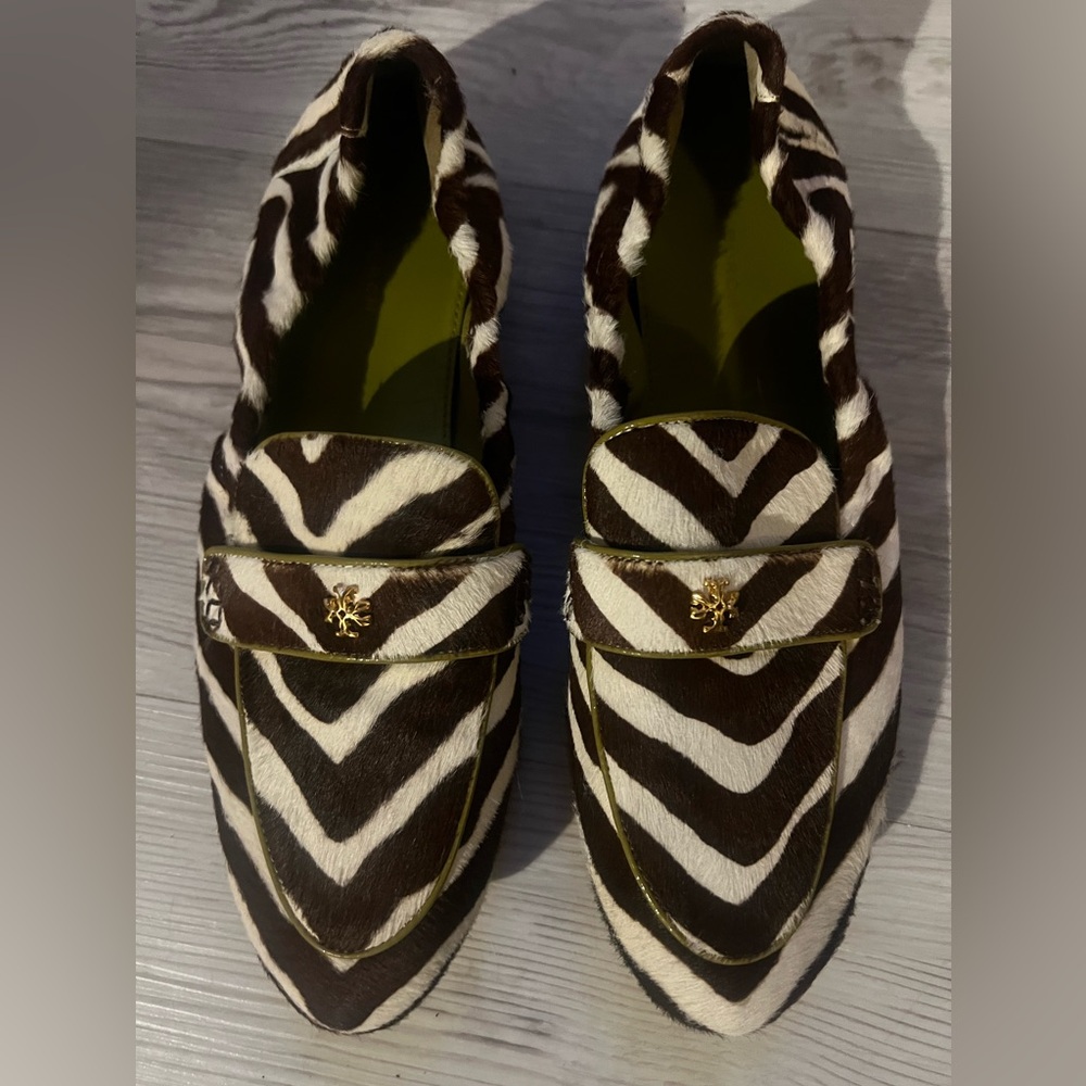 Tory Burch
Ballet zebra-print loafers